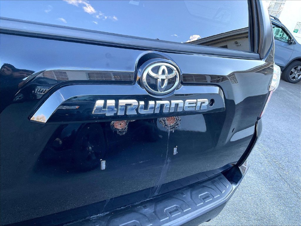 Used 2017 Black Toyota SR5 Premium image 29