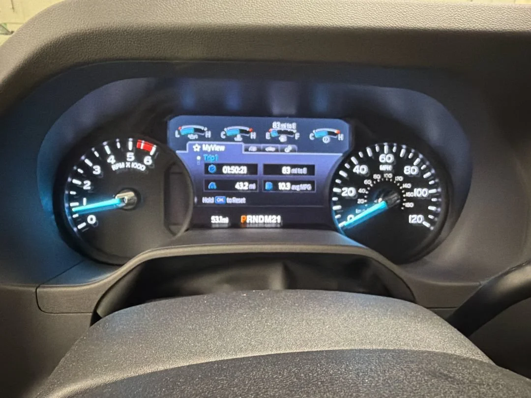 New 2027 Oxford White Ford E-350 SRW image 18