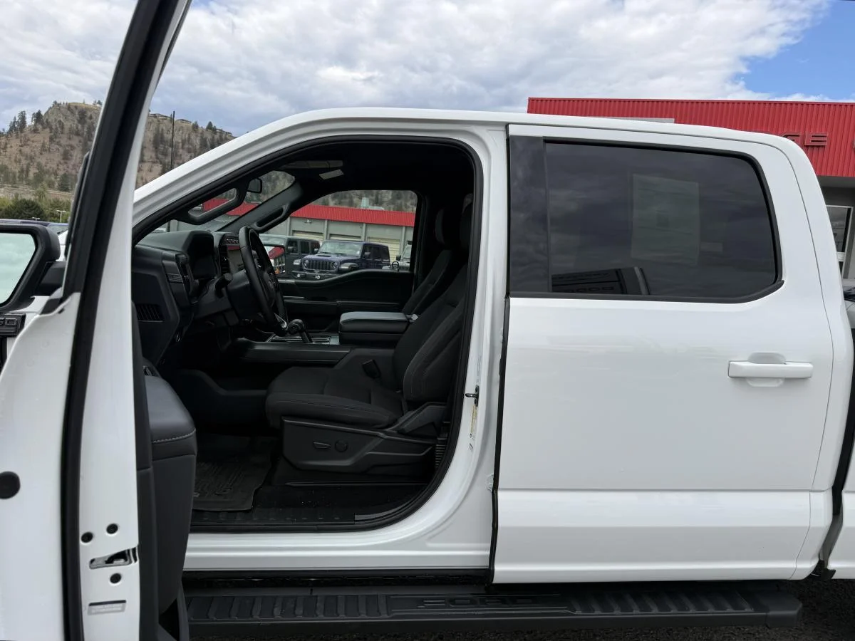 Used 2024 White Ford XLT image 11