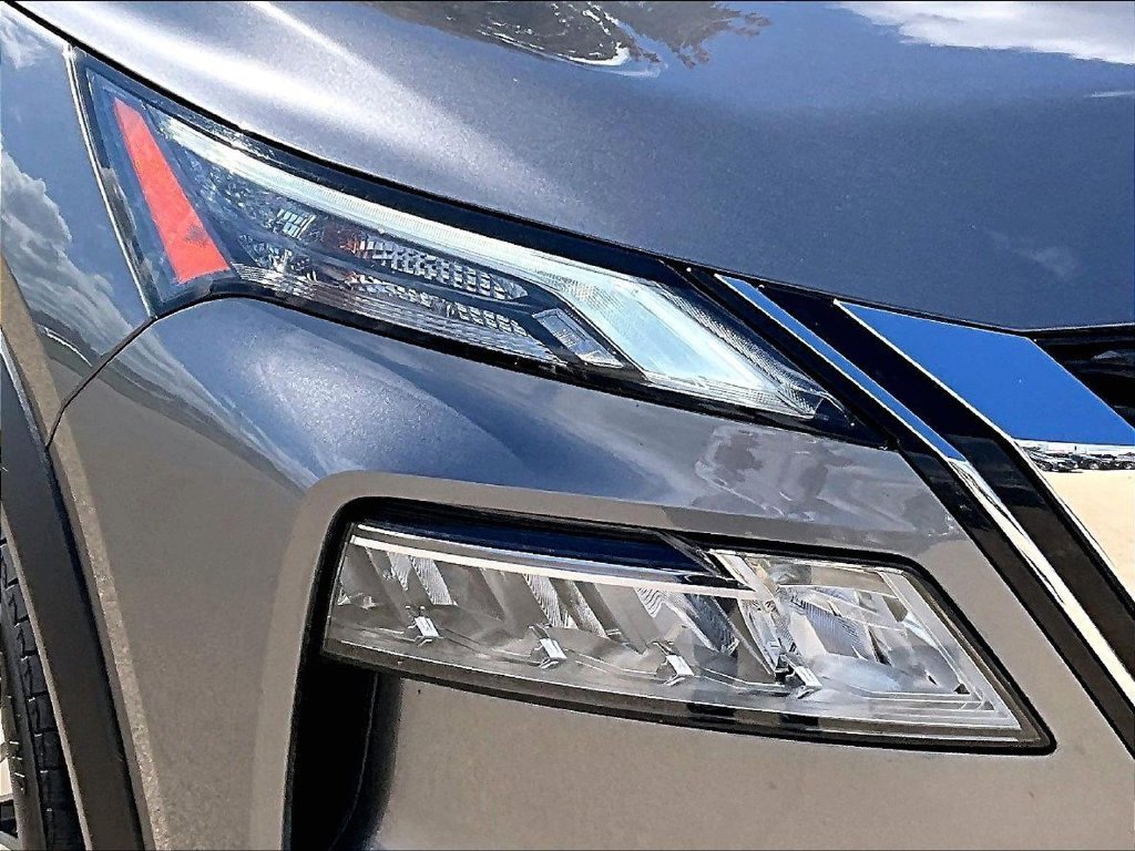 Used 2023 Gray Nissan SV image 34