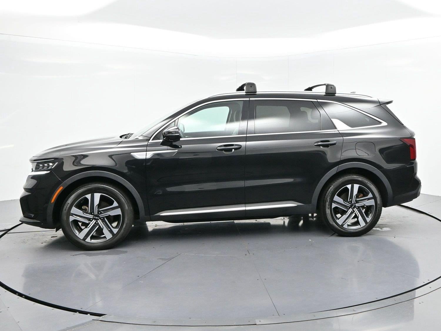 Used 2023 Black Kia SX Prestige image 4