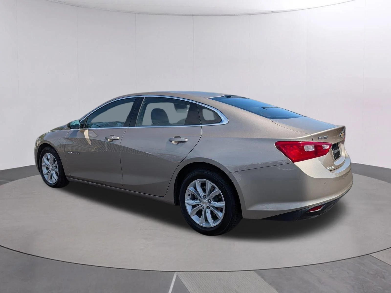 Used 2024 Mineral Gray Metallic Chevrolet 1LT image 3