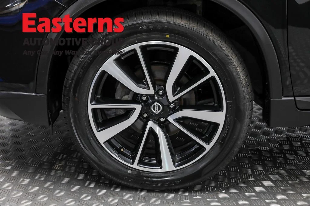 Used 2020 Black Nissan SL image 35