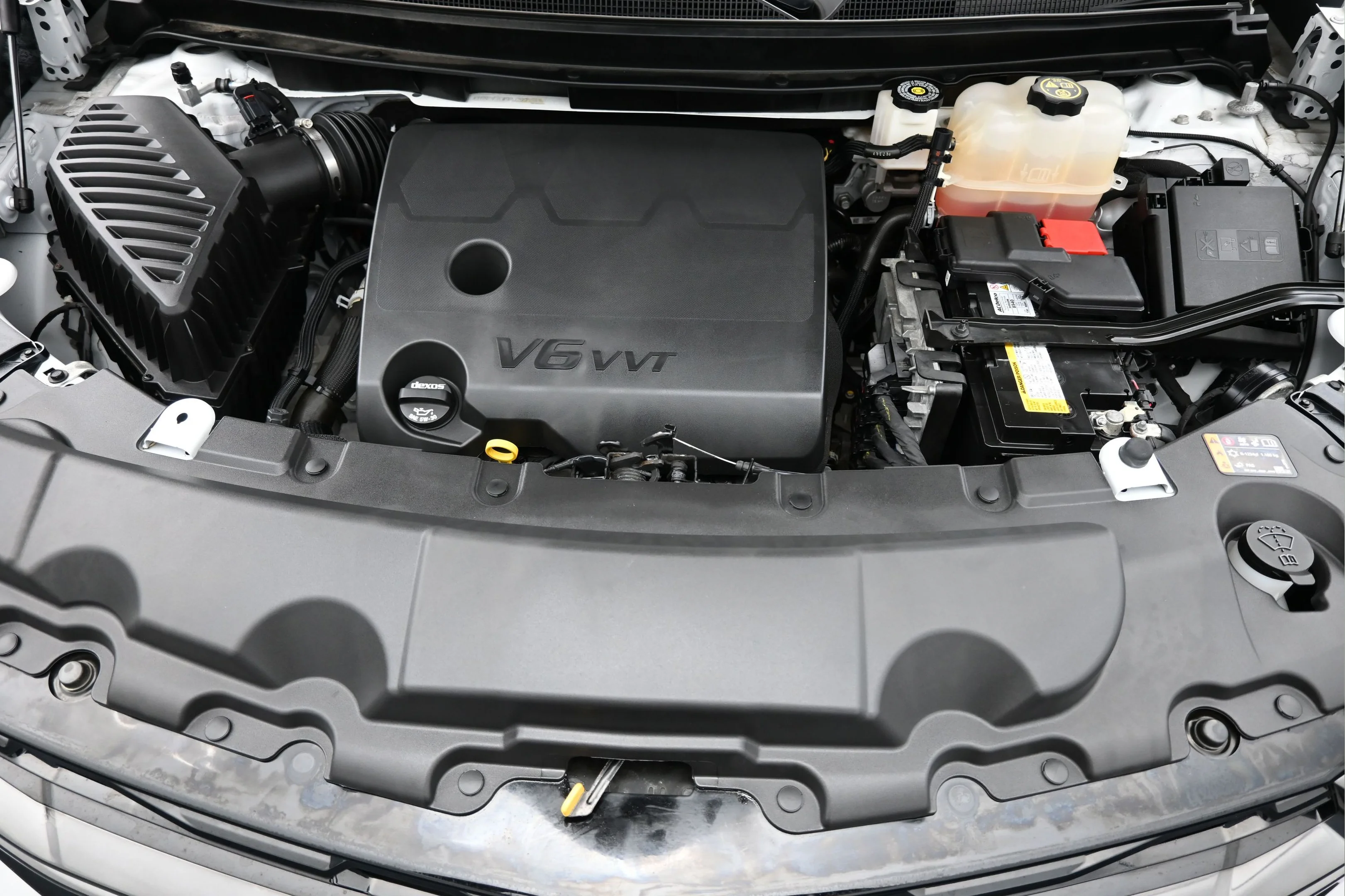 Used 2023 Summit White Chevrolet RS image 9