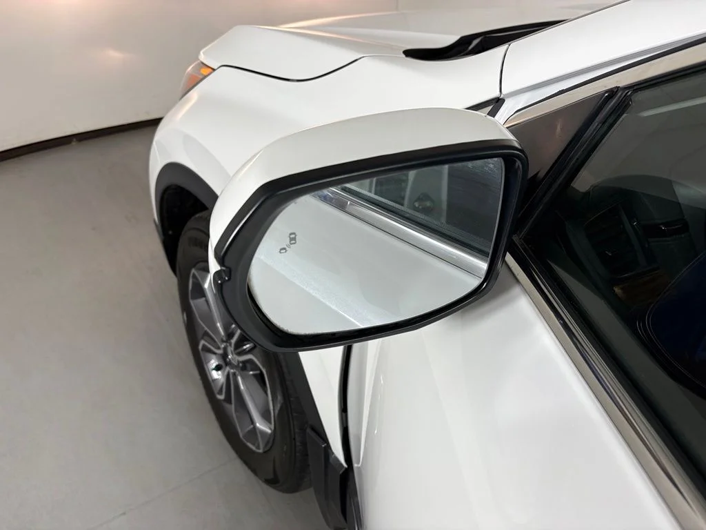 Used 2021 White Honda EX-L image 13