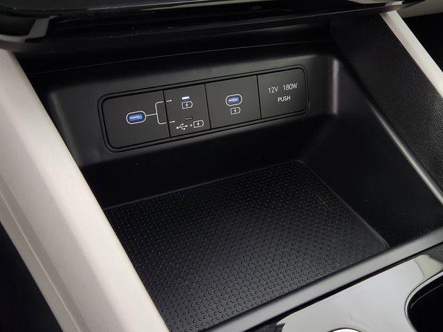 New 2026 White Hyundai SEL AWD image 30