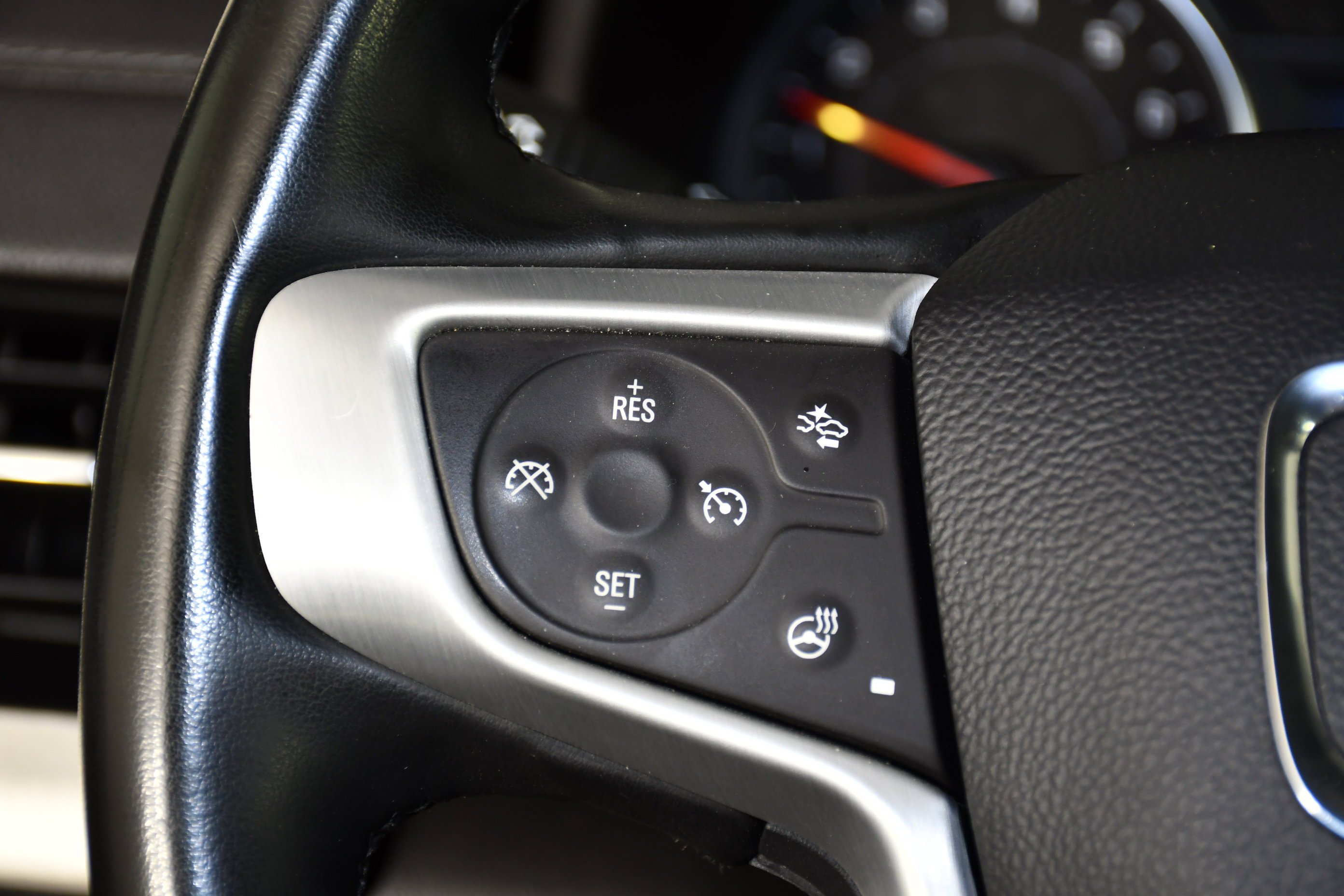 Used 2024 Sterling Metallic GMC SLT image 20