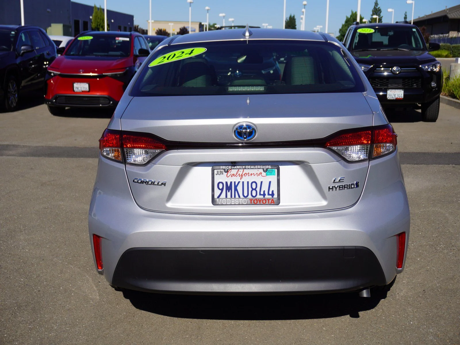 Used 2024 Classic Silver Toyota Hybrid XLE image 9