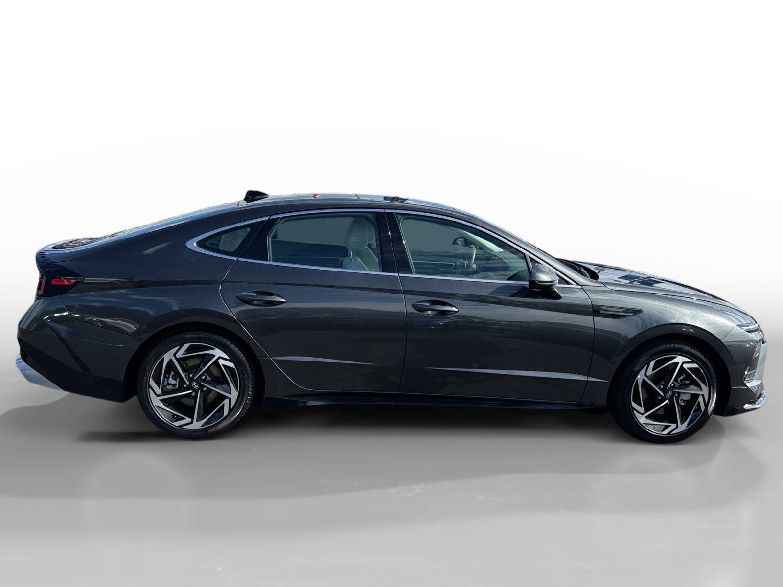 Certified Used 2025 Gray Hyundai SEL Convenience image 6