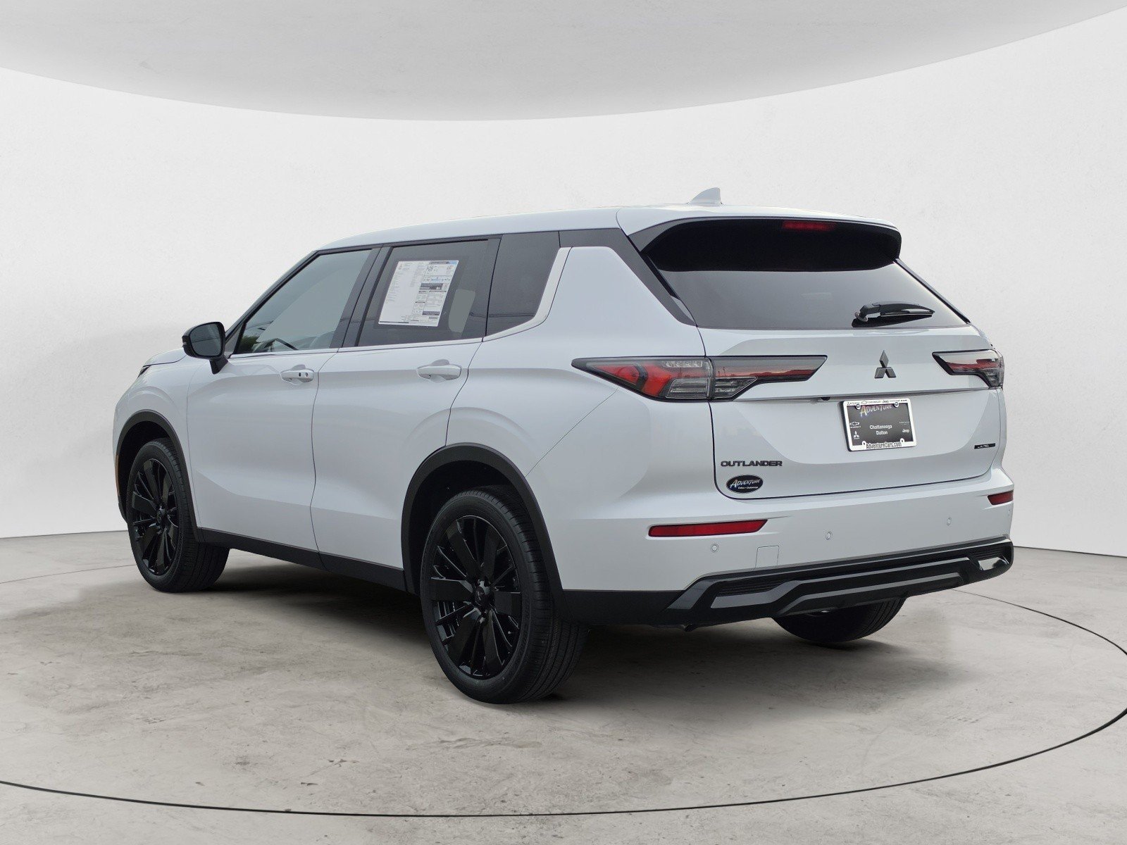 New 2026 White Diamond Mitsubishi LE 1.5T 2WD image 4