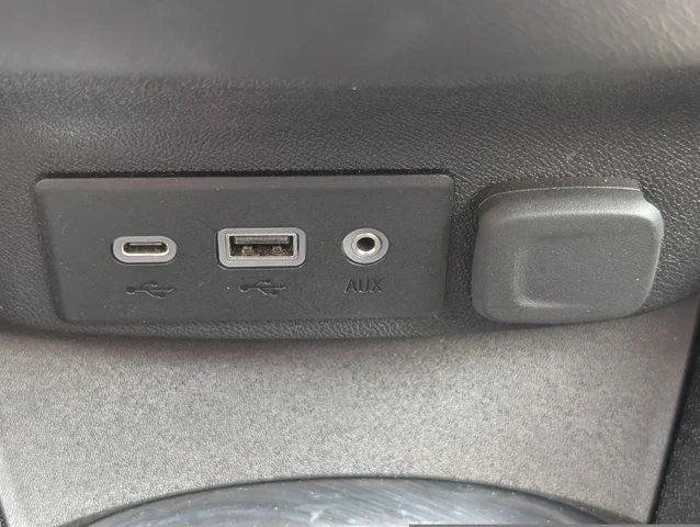 Used 2025 Summit White Chevrolet LT image 19