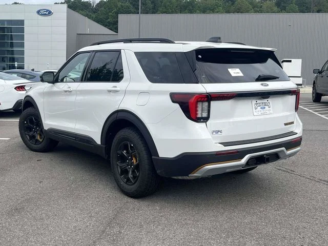 New 2026 Star White Metallic Tri-Coat Ford Tremor image 4