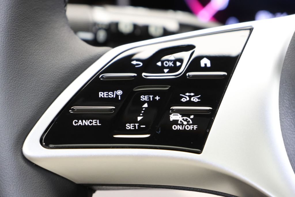 Used 2027 Polar White Mercedes-Benz GLC 300 image 21