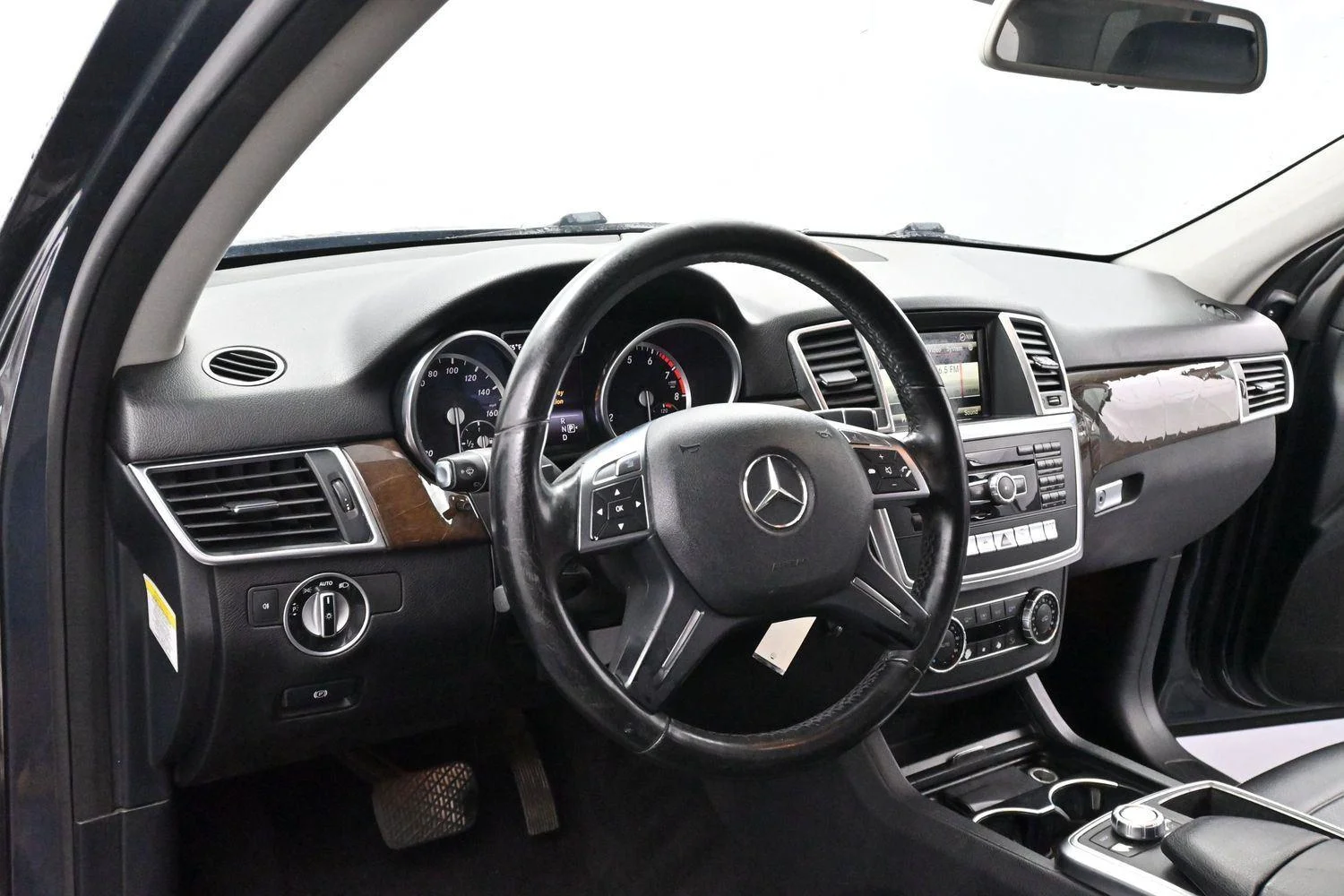 Used 2014 Steel Gray Metallic Mercedes-Benz ML 350 image 19