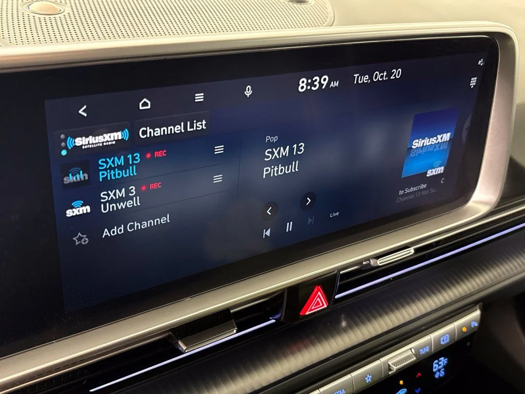 Used 2023 Black Hyundai SEL image 40
