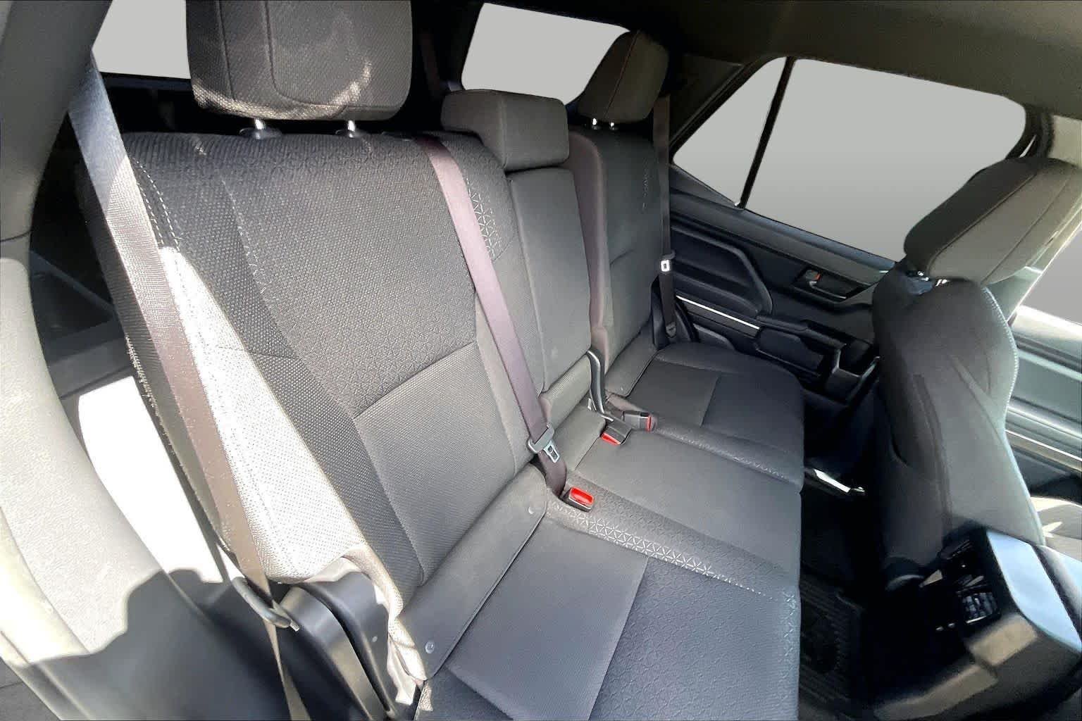 Used 2025 Ice Cap Toyota SR5 image 19