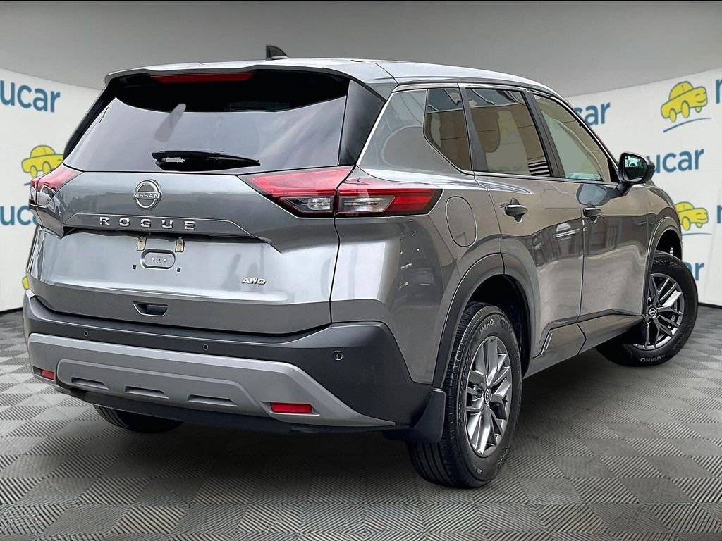 Used 2023 Gray Nissan S image 6