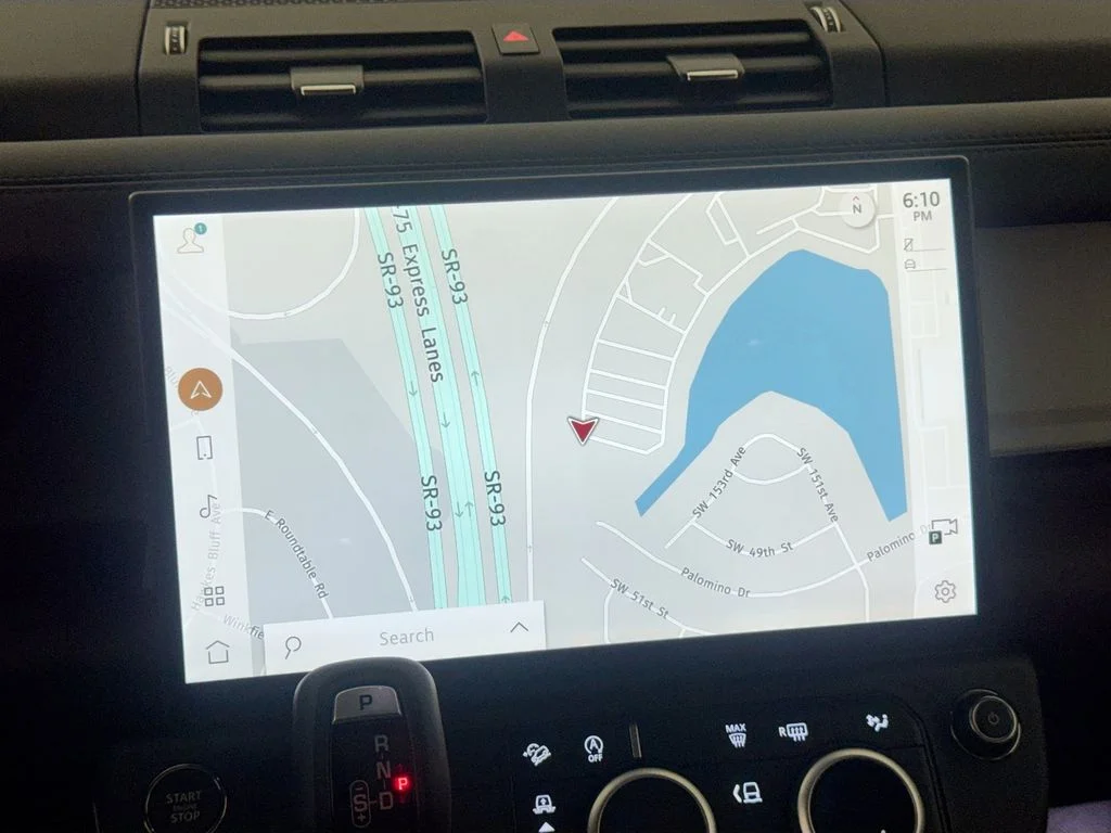 New 2026 Santorini Black Land Rover X-Dynamic SE image 12