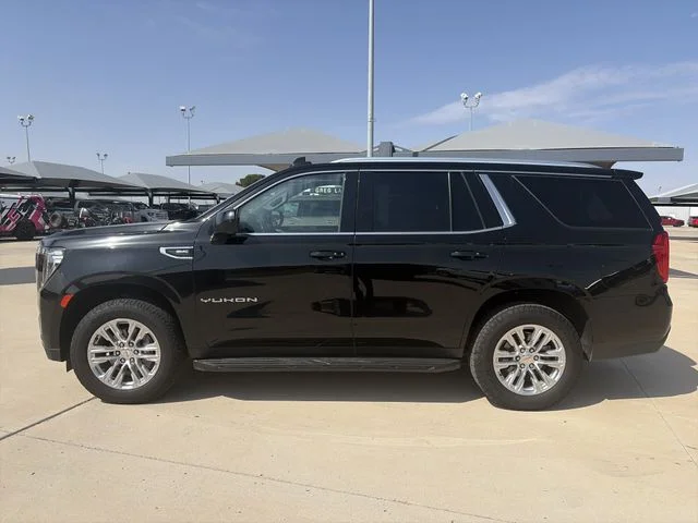 Used 2022 Black GMC SLE image 3