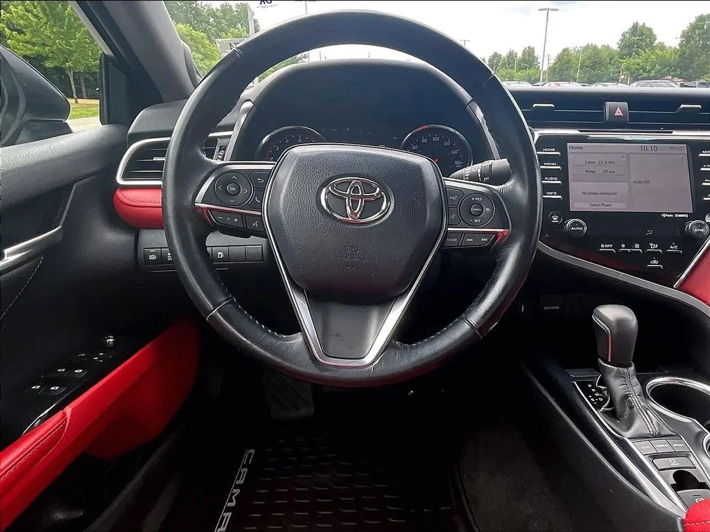 Used 2018 Black Toyota XSE V6 image 17