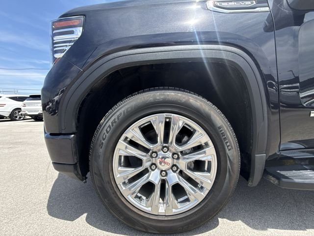 Used 2023 Silver GMC Denali image 10
