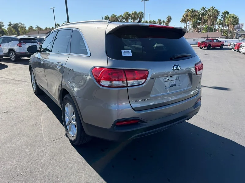 Used 2018 Titanium Silver Kia LX V6 image 5