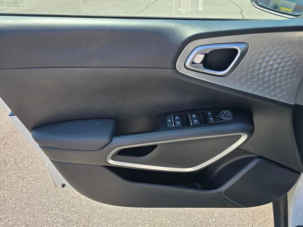 Used 2024 White Kia LX image 9