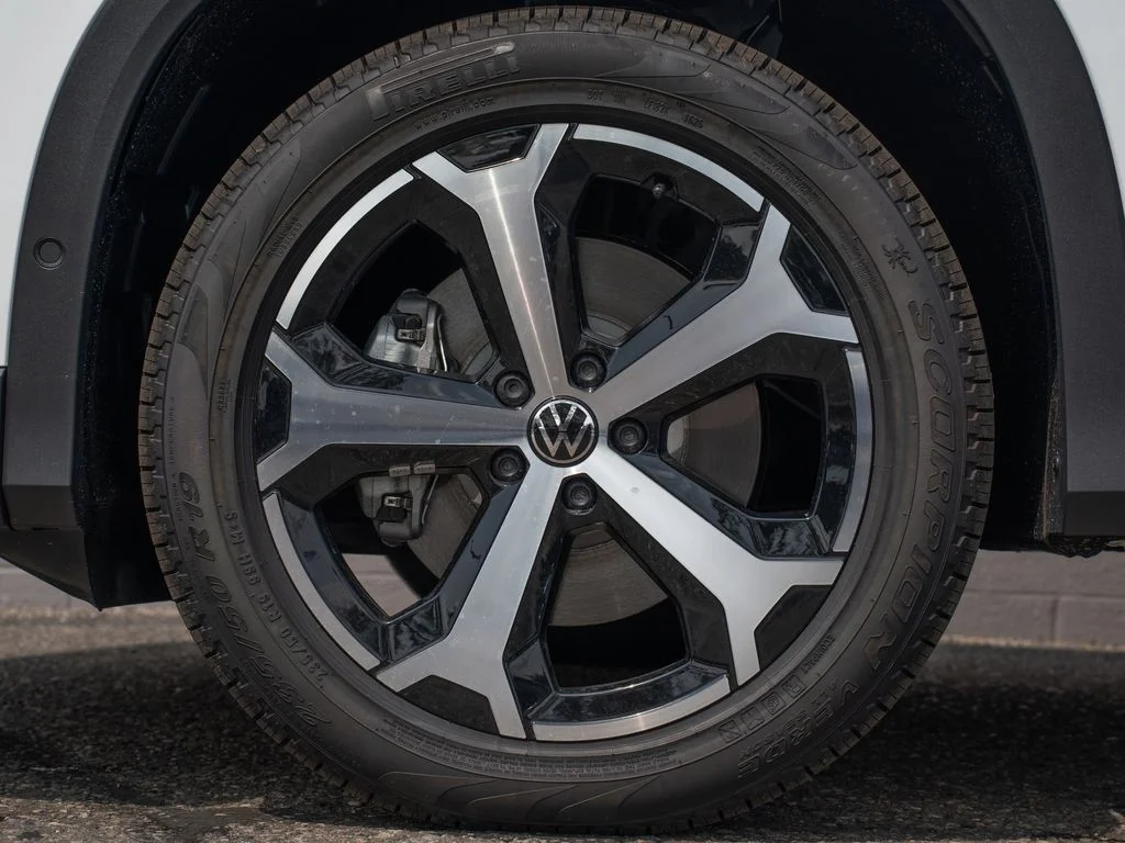 New 2026 White Volkswagen 2.0T SE image 7