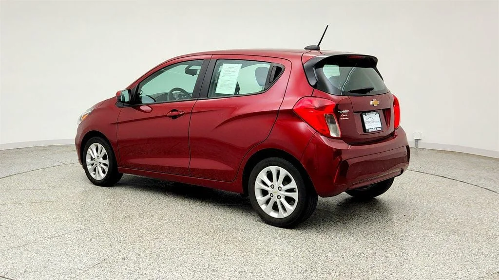 Used 2022 Crimson Chevrolet 4dr Hatchback CVT 1LT image 7
