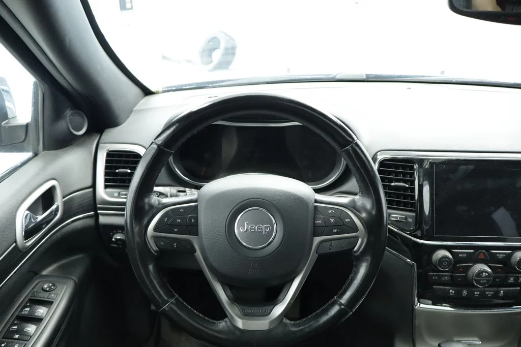 Certified Used 2020 Gray Jeep Limited image 28