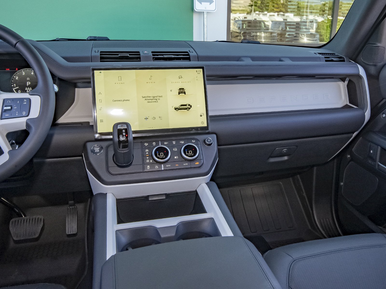 New 2026 Carpathian Grey Land Rover X-Dynamic SE image 37