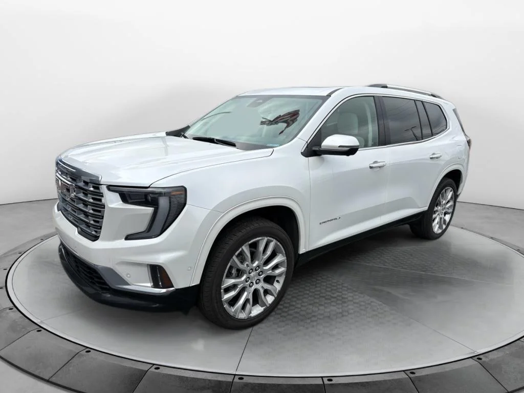 2024 GMC Acadia Denali FWD's photo
