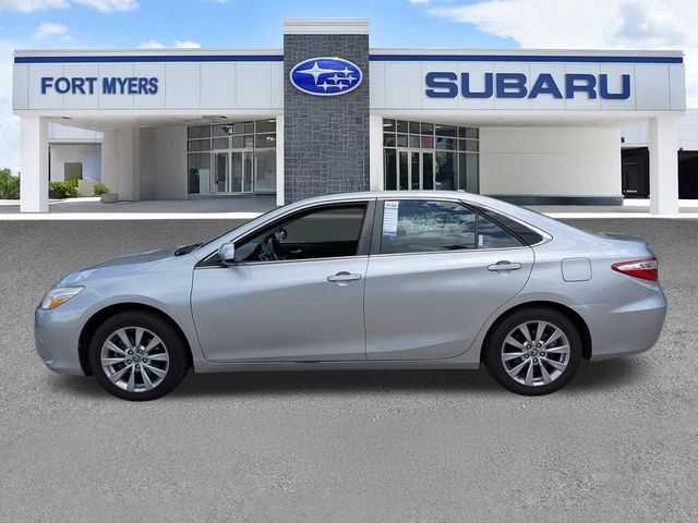 Used 2015 Silver Toyota XLE image 7