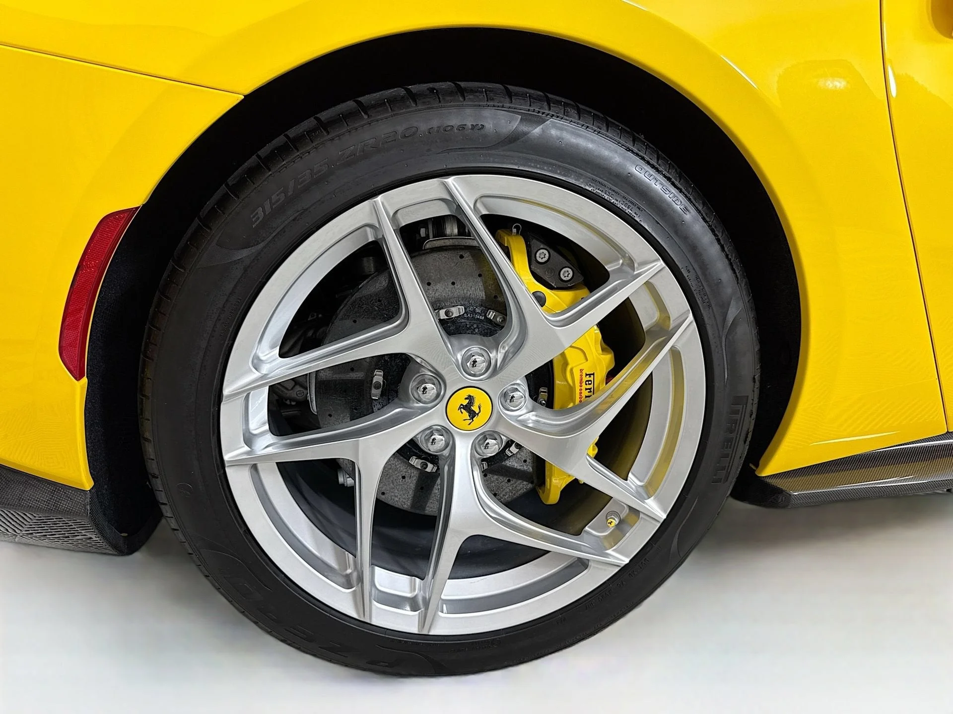 Certified Used 2019 Giallo Triplo Strato Ferrari Base image 26
