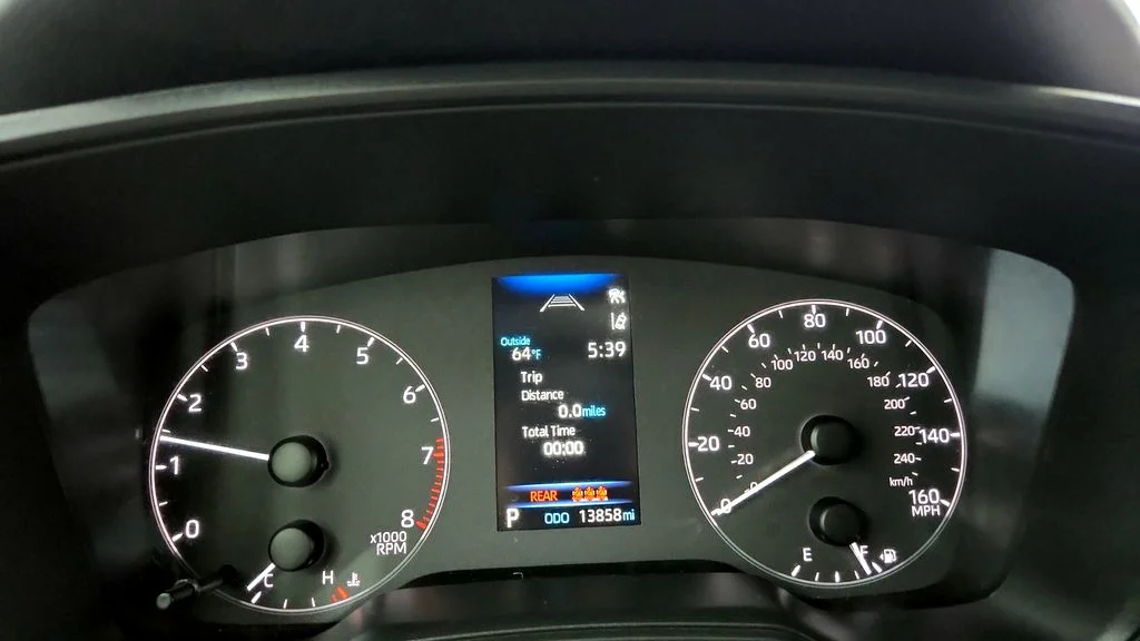 Used 2023  Toyota SE image 27