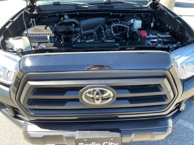 Used 2022 Midnight Black Metallic Toyota SR image 9