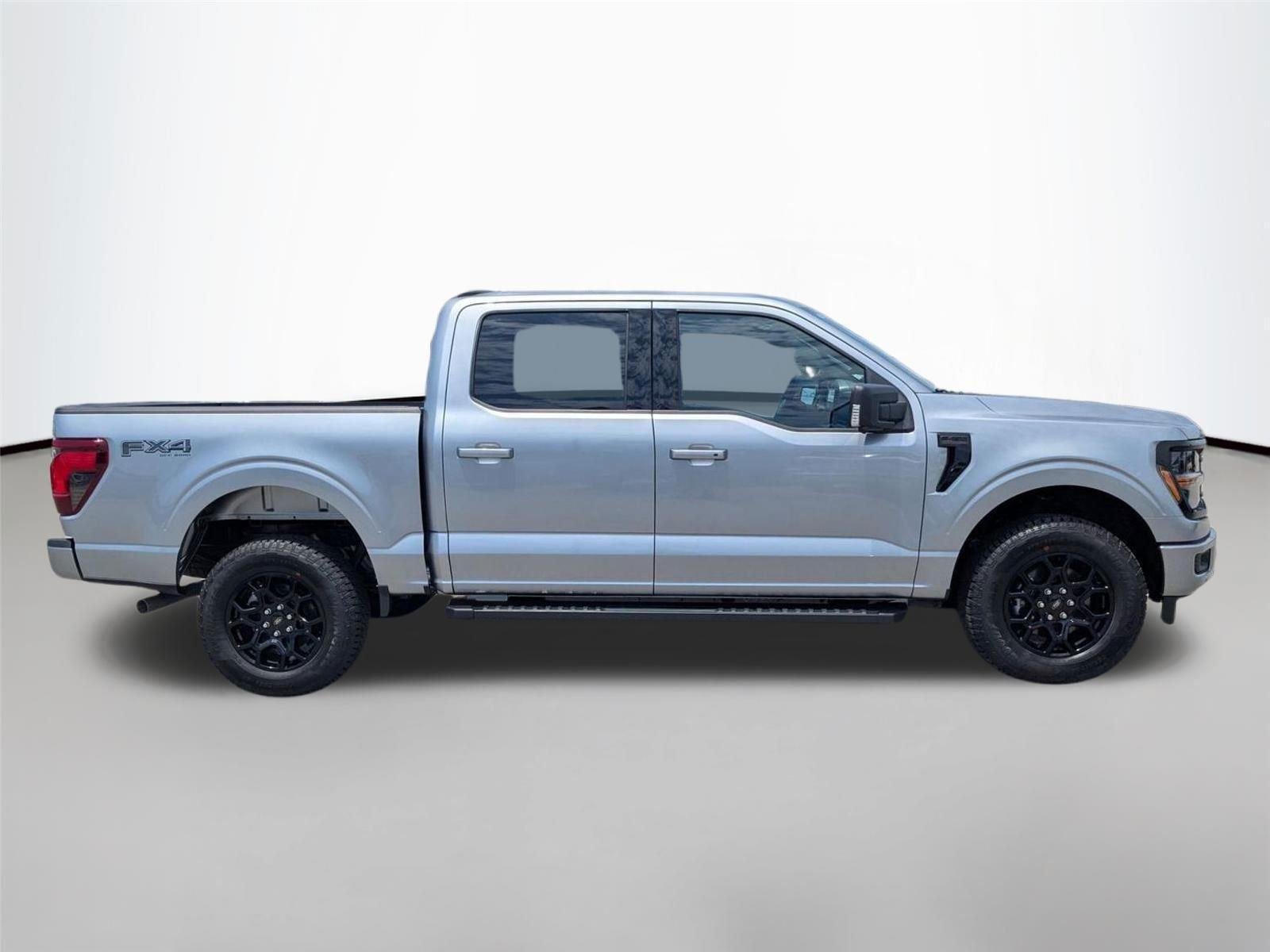 New 2026 Iconic Silver Metallic Ford XLT image 4
