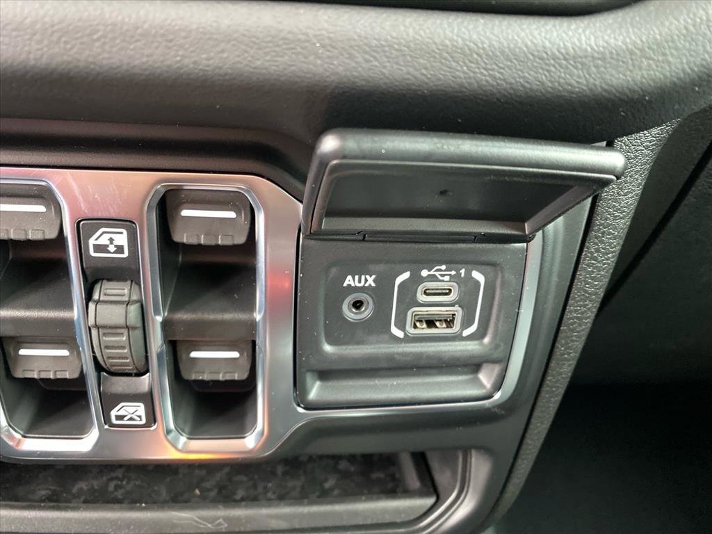 New 2026 Reign Exterior Paint Jeep Sahara image 13