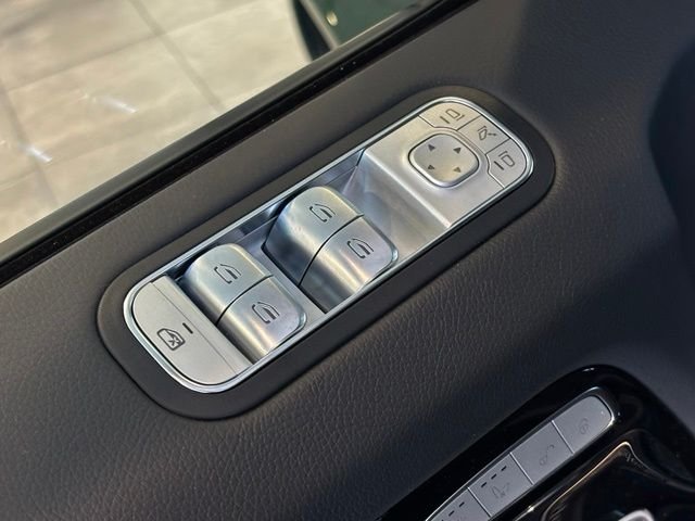 New 2026 MANUFAKTUR Deep Green Non-Metallic Mercedes-Benz G 580 image 13
