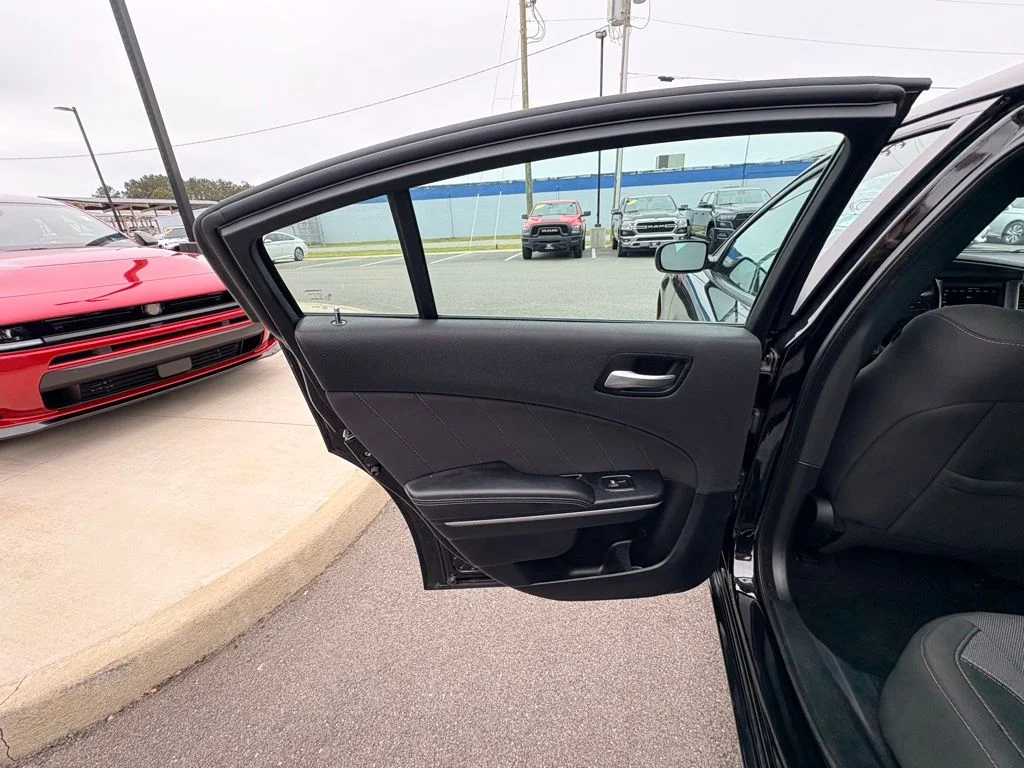 Used 2020 Black Dodge SXT image 29