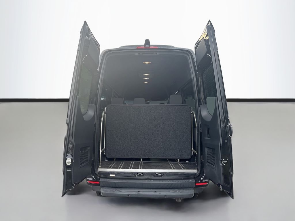 Used 2023 Black Mercedes-Benz Smartliner image 8