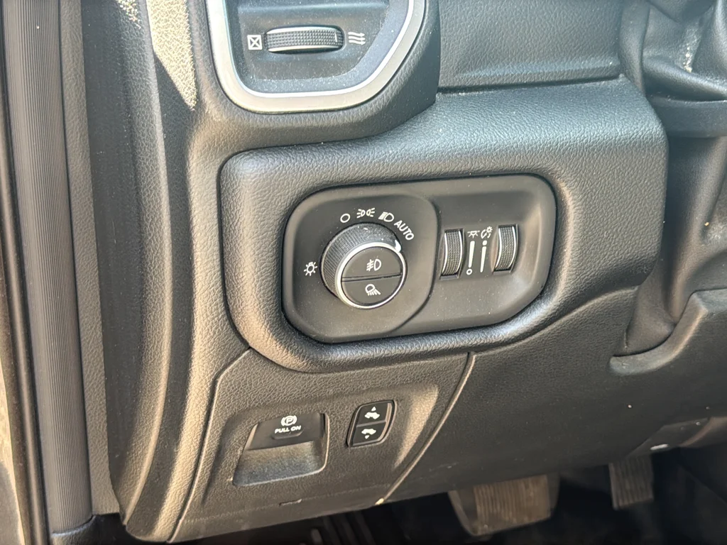 Used 2019 Gray Ram Big Horn/Lone Star image 29