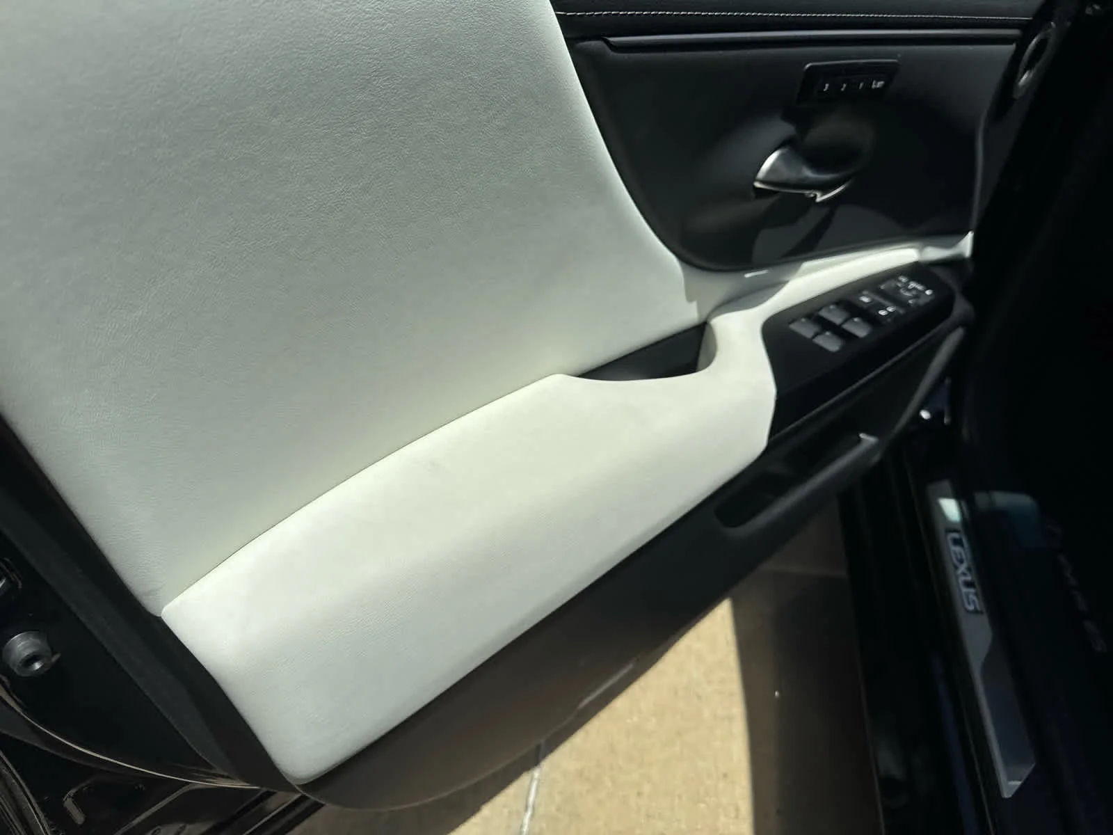 Used 2023 Obsidian Lexus F SPORT Handling image 8