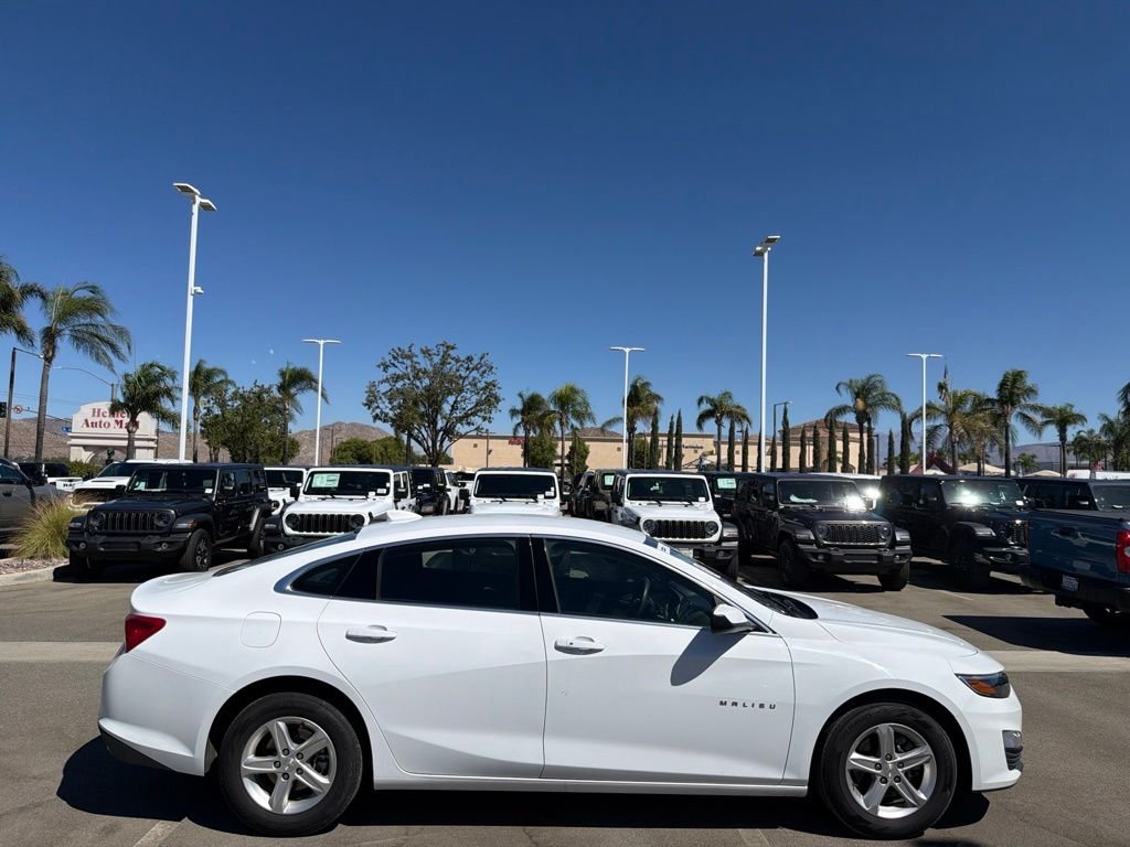 Used 2024 White Chevrolet LT image 2