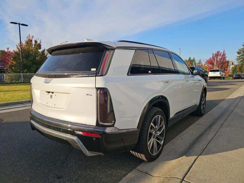 2027 Cadillac VISTIQ Sport - Photo 7