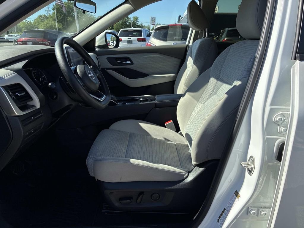 Used 2023 White Nissan SV image 20