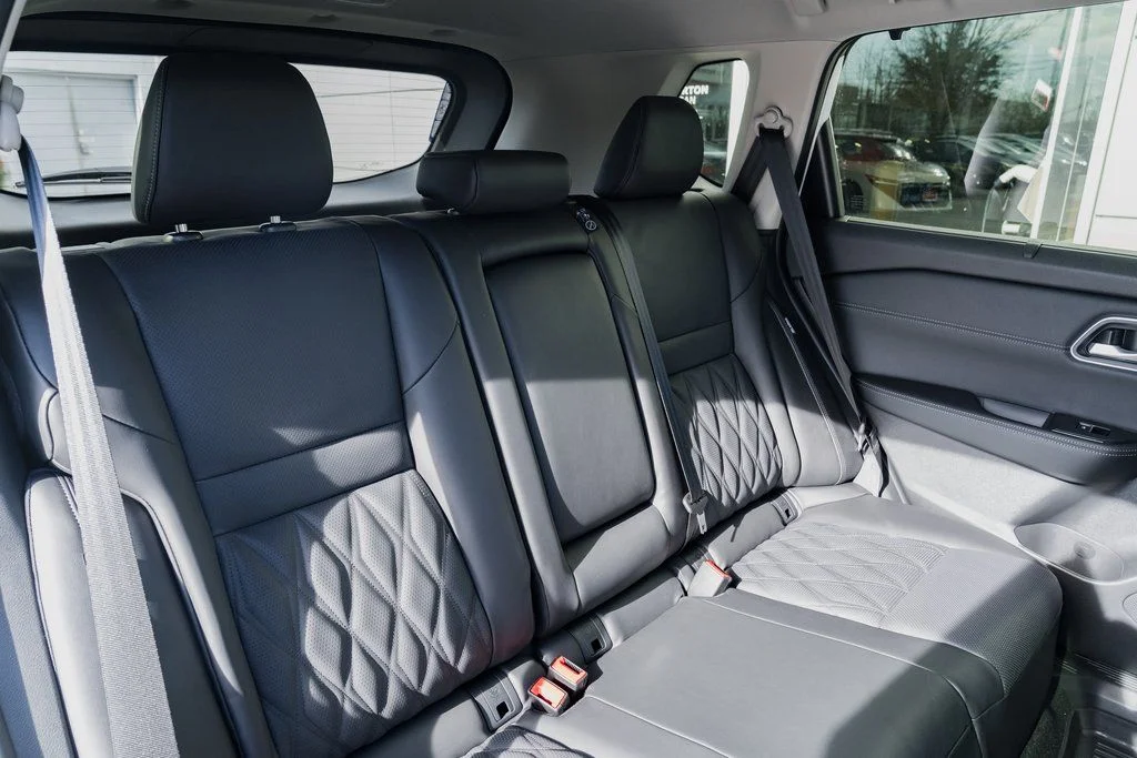 New 2026 Everest White Pearl TriCoat Nissan Platinum image 24