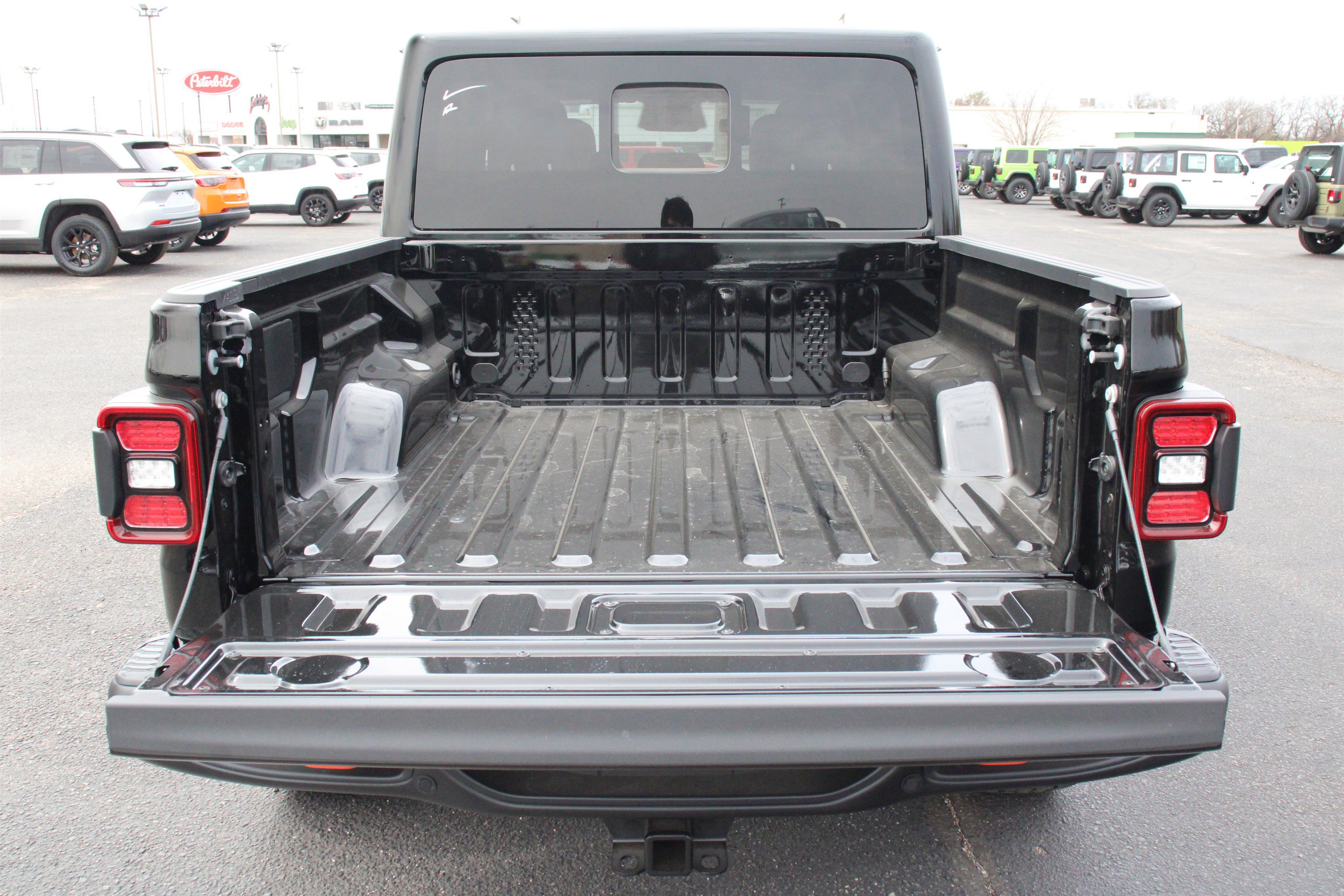 New 2026 Black Clear-Coat Exterior Paint Jeep Mojave X image 25