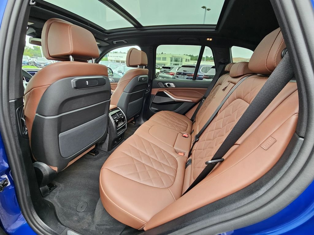 Used 2026 Marina Bay Blue Metallic BMW M60i image 20