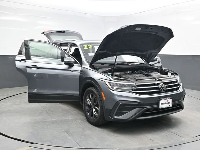 Used 2022 Gray Volkswagen 2.0T SE image 34
